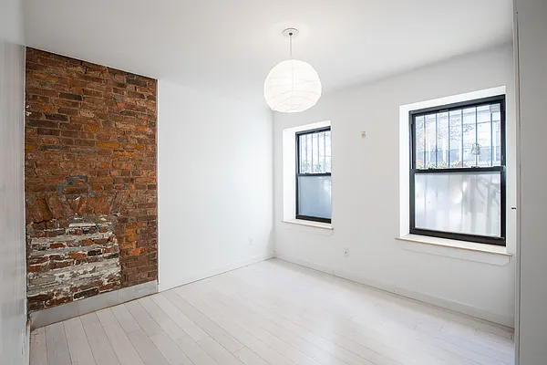 Rented by Nooklyn NYC LLC | media 34