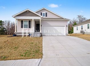 17814 Hampton Dr, Omaha, NE 68136