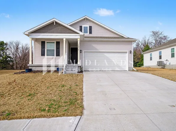 17814 Hampton Dr, Omaha, NE 68136