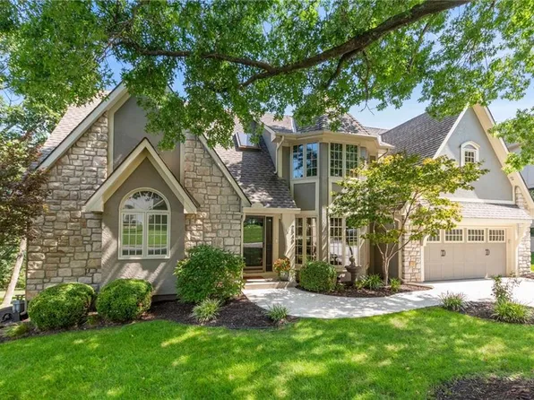2549 NW Bent Tree Cir, Lees Summit, MO 64081