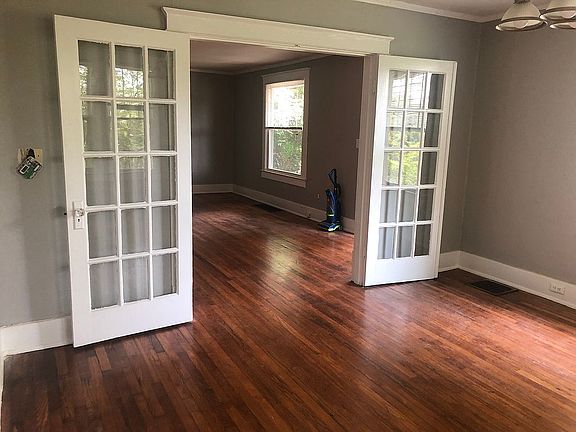 5th image of 403 Oliver St