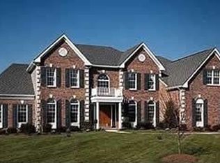 12 Cypress Ct, East Stroudsburg, PA 18301