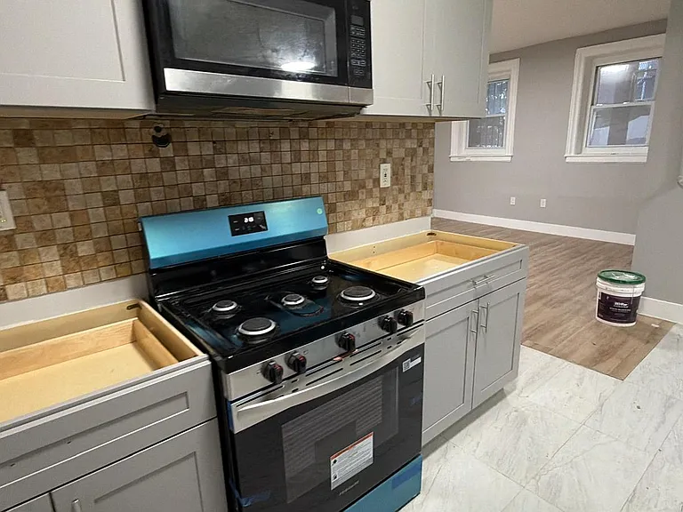 1151 Grant Ave #1 — Photo 8