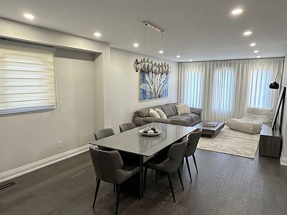 3rd image of 11 Ravenhill Cres