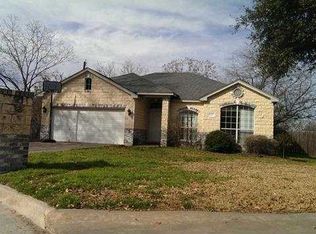 620 Jackson St, Rockdale, TX 76567