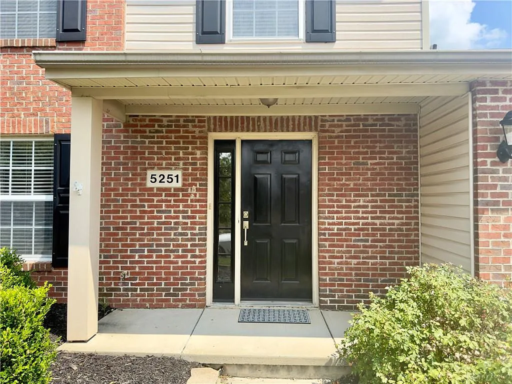 3 bed, 2.5 bath, 1658 sqft, $2,195 — Photo 2