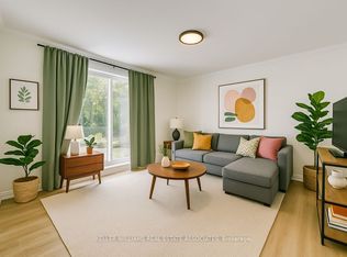 1182 Linbrook Rd #4, Oakville, ON L6J 2L4