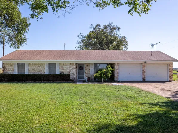 1542 Pilcik Rd, East Bernard, TX 77435