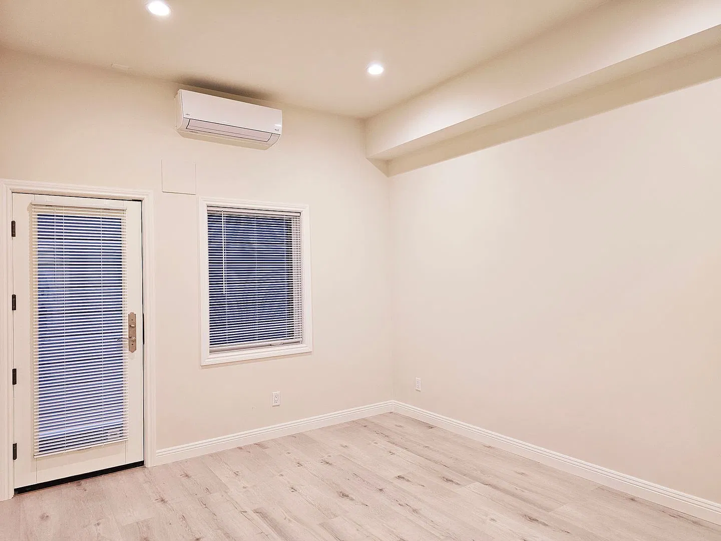 2326-2330 Taylor St #23305F - Main Image