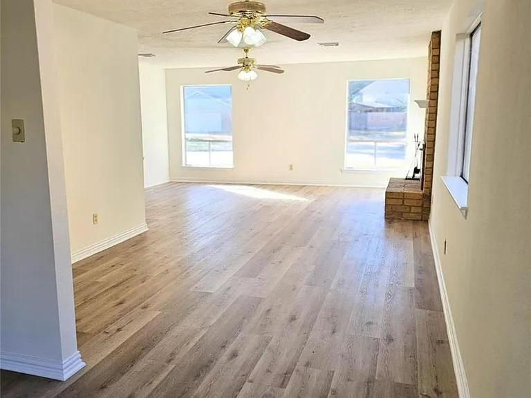 24022 Spring Briar Ln — Photo 7