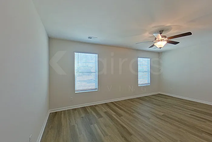 118 Overstreet Way — Photo 9