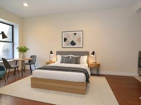 1598 3rd Ave, New York, NY