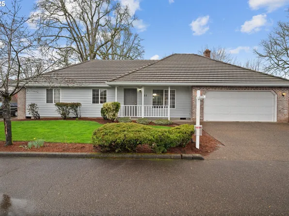 825 E Jacqui Ct, Newberg, OR 97132