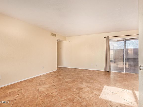 4th image of 2615 E MARYLAND Drive