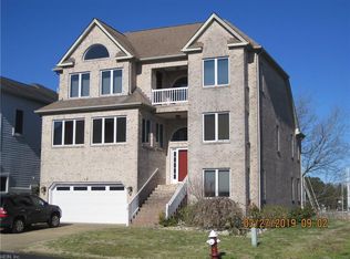18 Channel Ln, Hampton, VA 23664