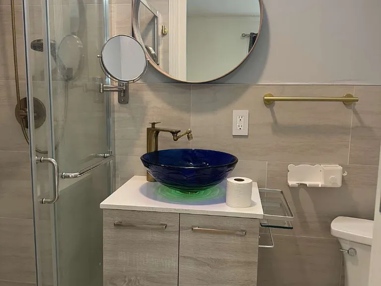 Bathroom in bedroom #1