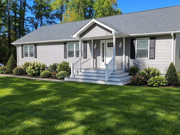 337 Lucy Little Rd, Dartmouth, MA 02747