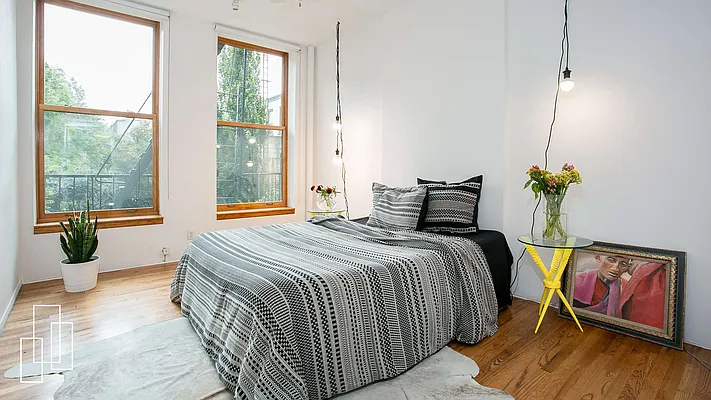 Sold by Garfield Realty  | media 18