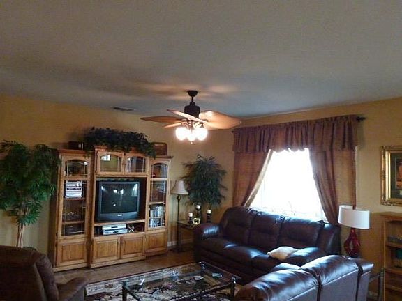 5th image of 7637 Chatsworth Cir
