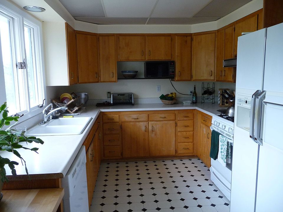 Main Kitchen, upstairs