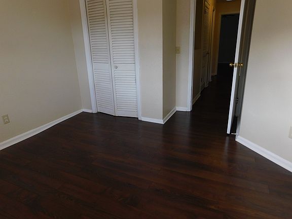 3rd image of 5627 Bennington Dr