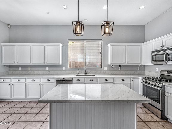 4th image of 2236 W Periwinkle Way