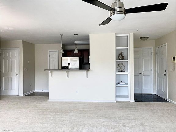 5th image of 4702 Pennoak Ln APT E