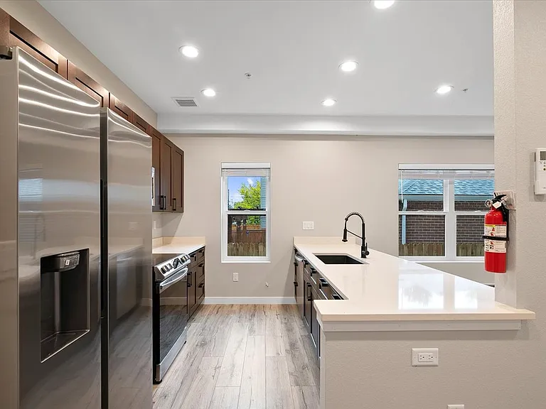 1327 Jersey St #5 — Photo 4