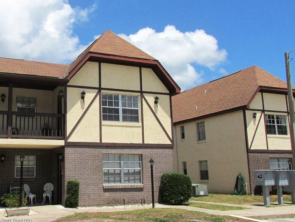 1st image of 3131 Sir Hamilton Cir #10