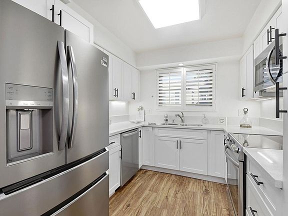 5th image of 1052 Plover Way