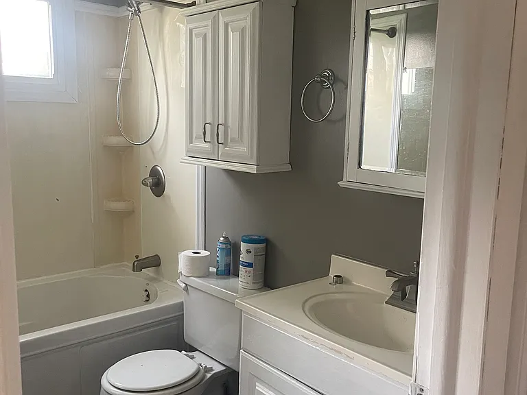 710 Van Buren St — Photo 5