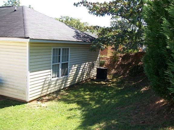 2nd image of 407 11th Ave