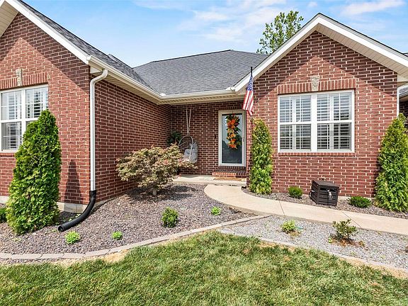 2nd image of 2078 Anthony Dr