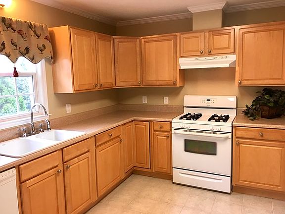 4th image of 2870 Northwoods Dr