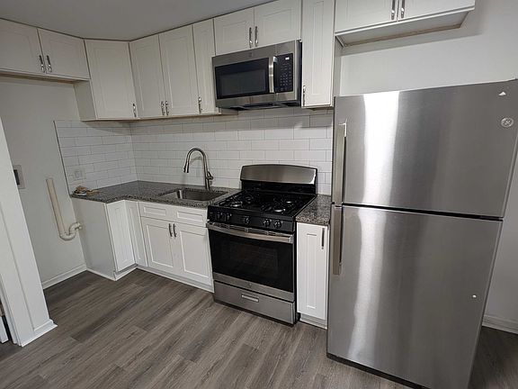 3rd image of 1450 E Fulton St #H