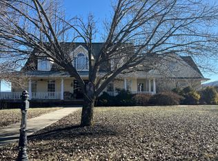 3815 Divine Dr, Christiansburg, VA 24073