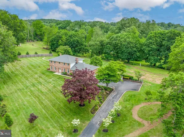 254 Old Gradyville Rd, Glen Mills, PA 19342