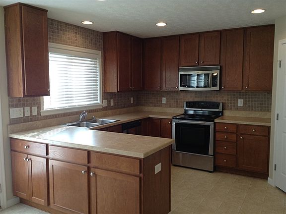 2nd image of 2305 Treetop Ln