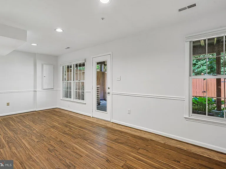 417 Winding Rose Dr — Photo 36