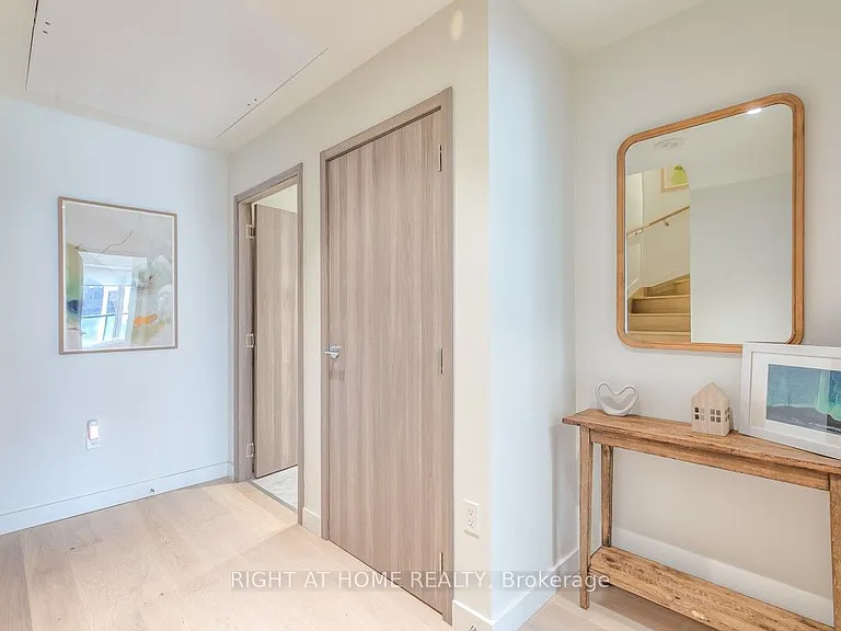 95 McMahon Dr #511 — Photo 30