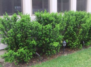 511 Harms Rd, Glenview, IL 60025