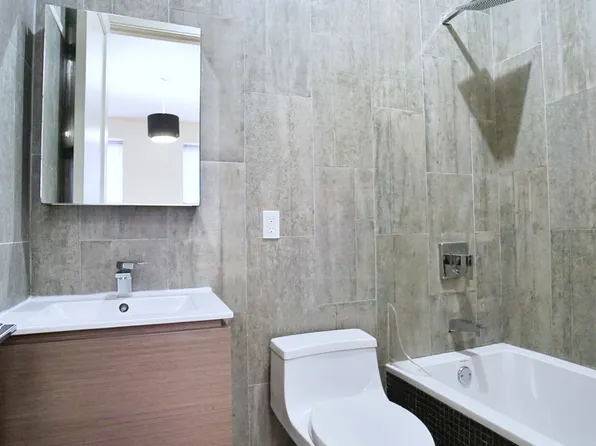 121 Albany Avenue image 14 of 15