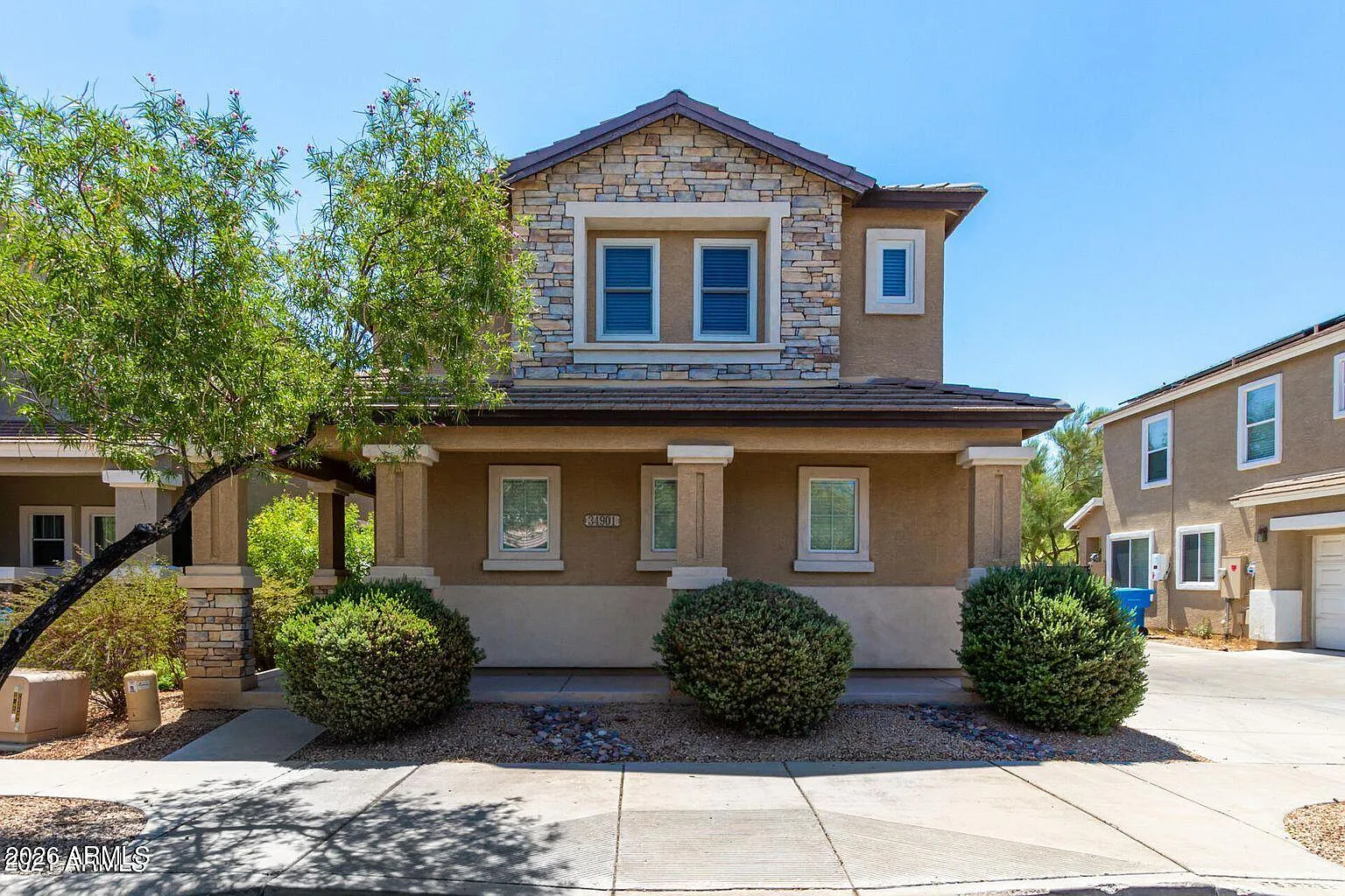 3 bed, 2.5 bath, 1642 sqft, $2,150 — Photo 2