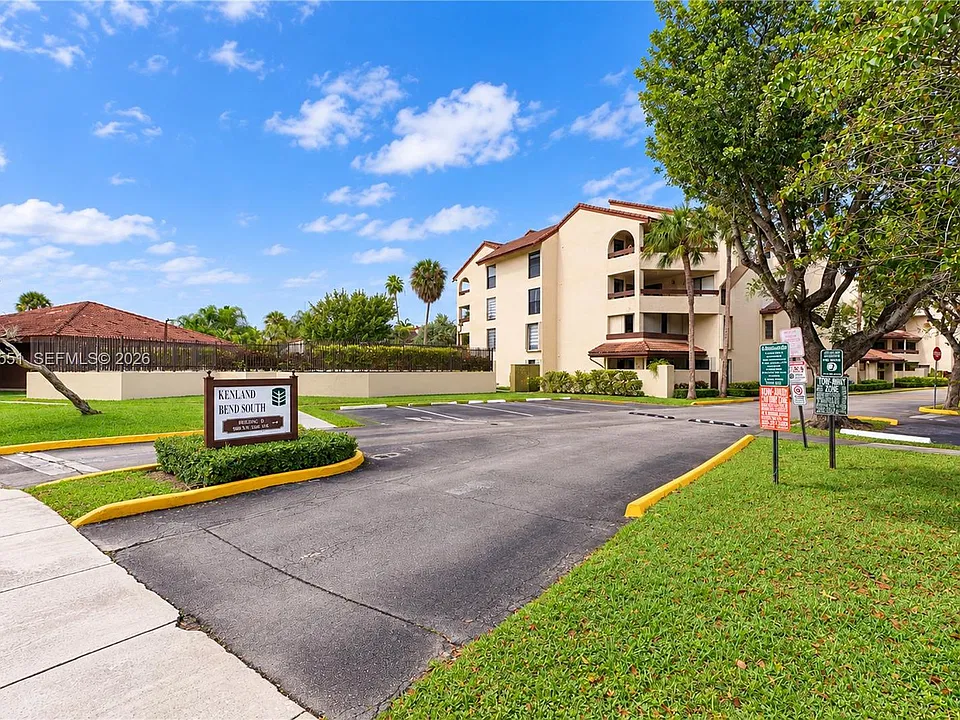 9040 SW 125th Ave #D203