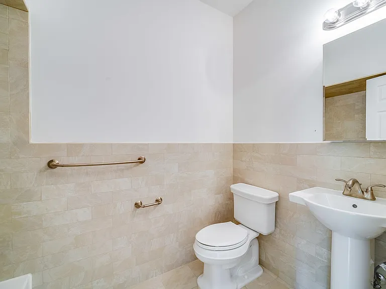 42 Zabriskie St #2 — Photo 6