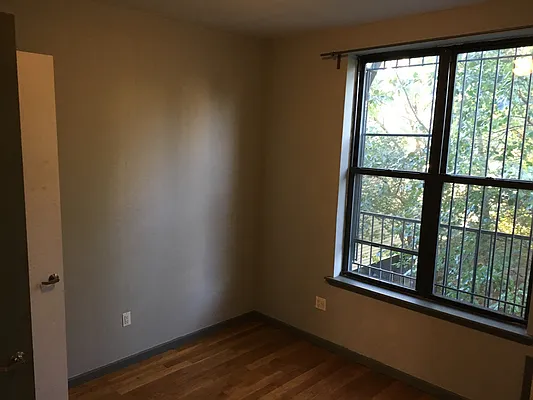 Rented by P Management | media 35