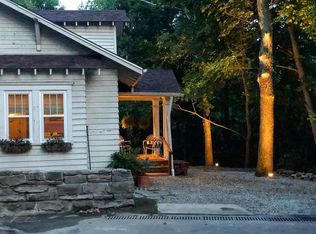 2 Edgecliff Rd, Carnegie, PA 15106