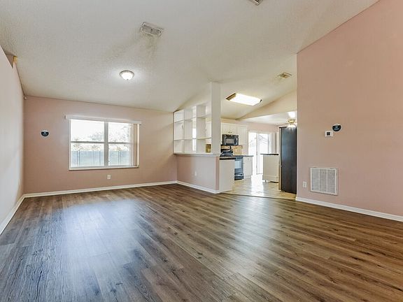 3rd image of 3027 Slippery Rock Ave