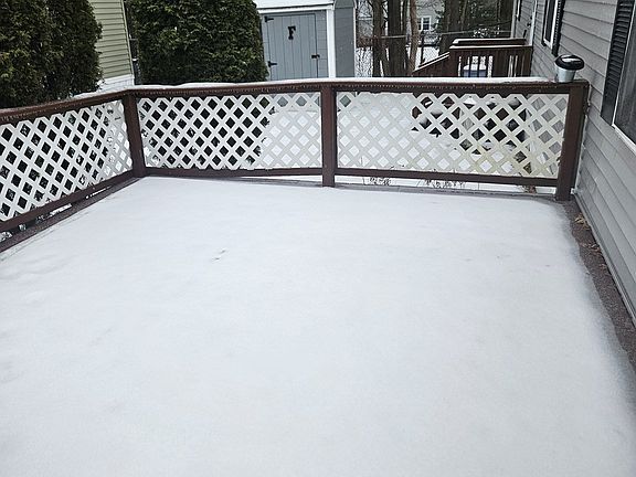3rd image of 243 Mason Ave
