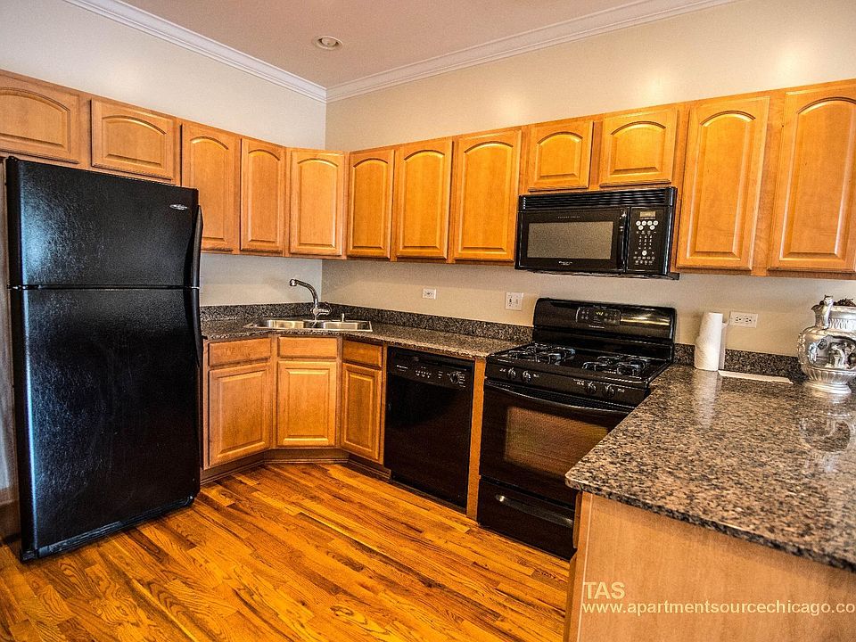 1st image of 905 W Belmont Ave #55bfe41rr